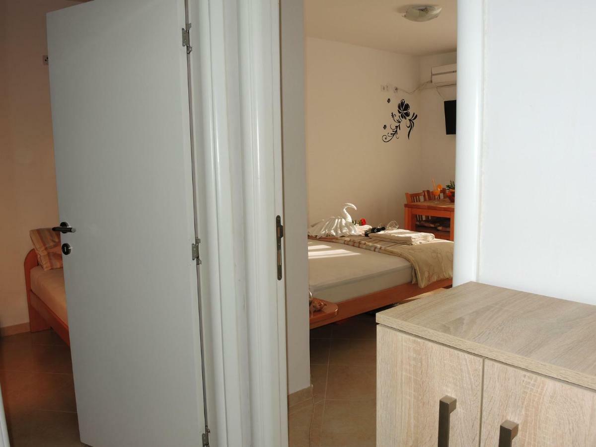 Iva Apartmani Tribalj エクステリア 写真