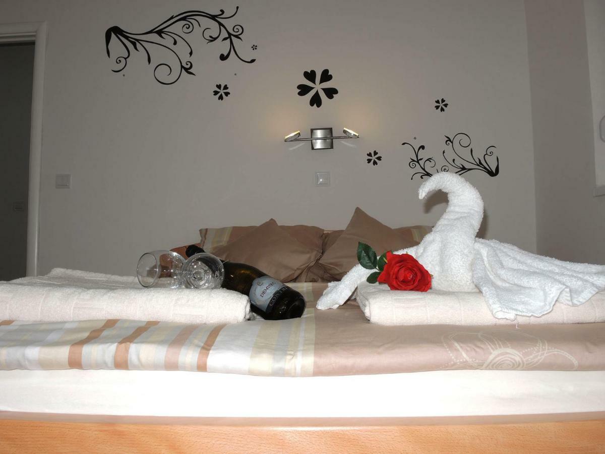 Iva Apartmani Tribalj エクステリア 写真