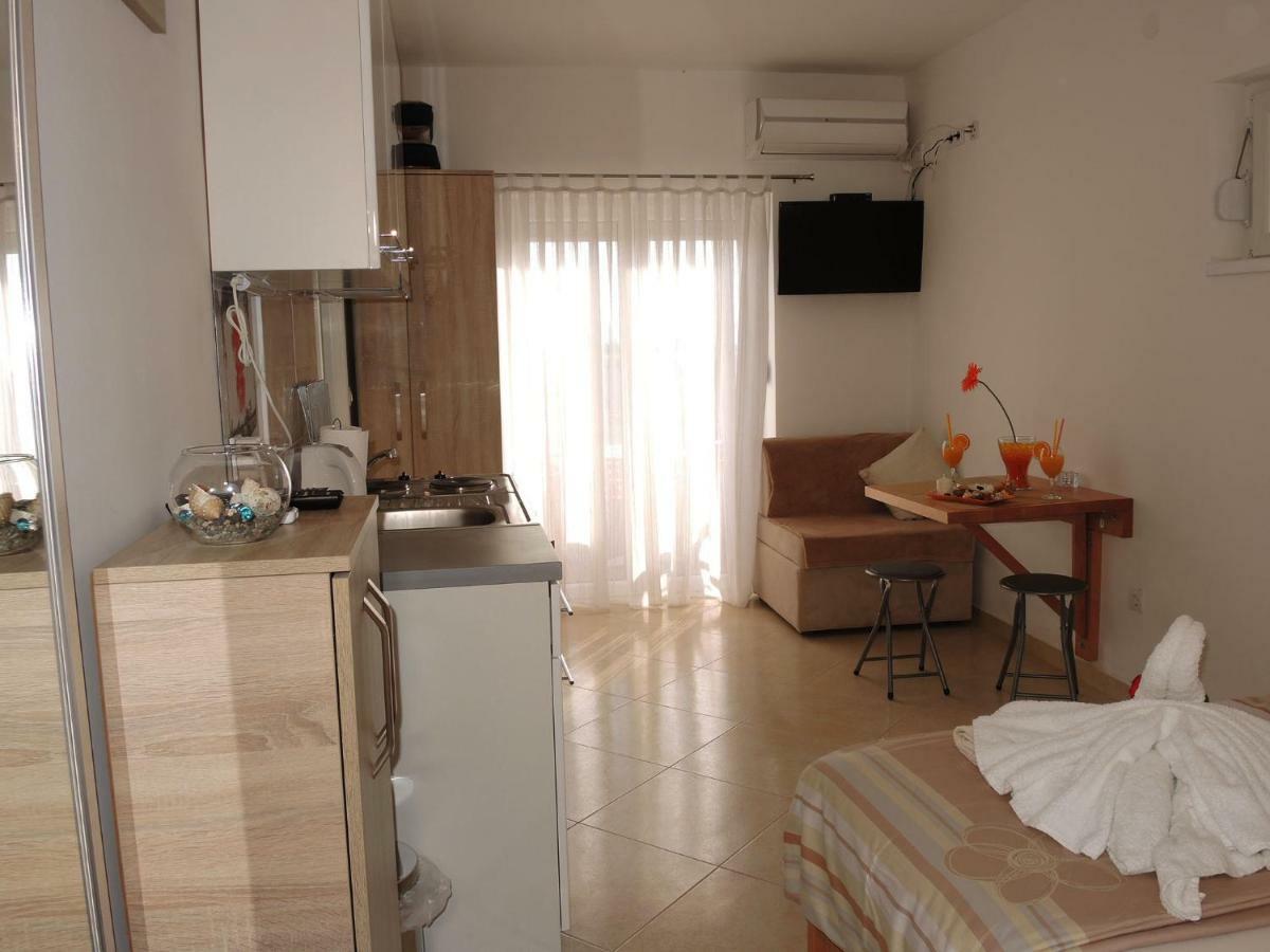 Iva Apartmani Tribalj エクステリア 写真