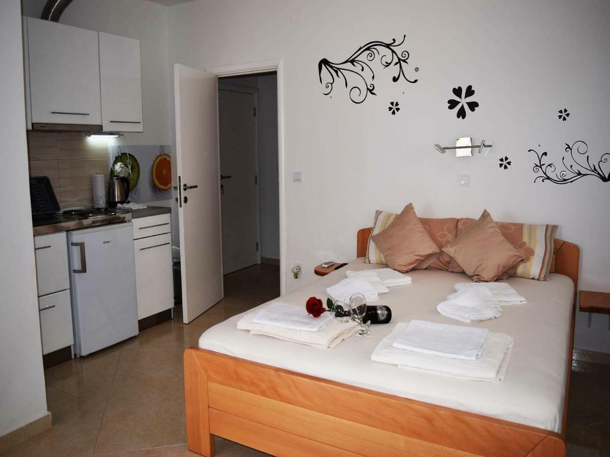 Iva Apartmani Tribalj エクステリア 写真