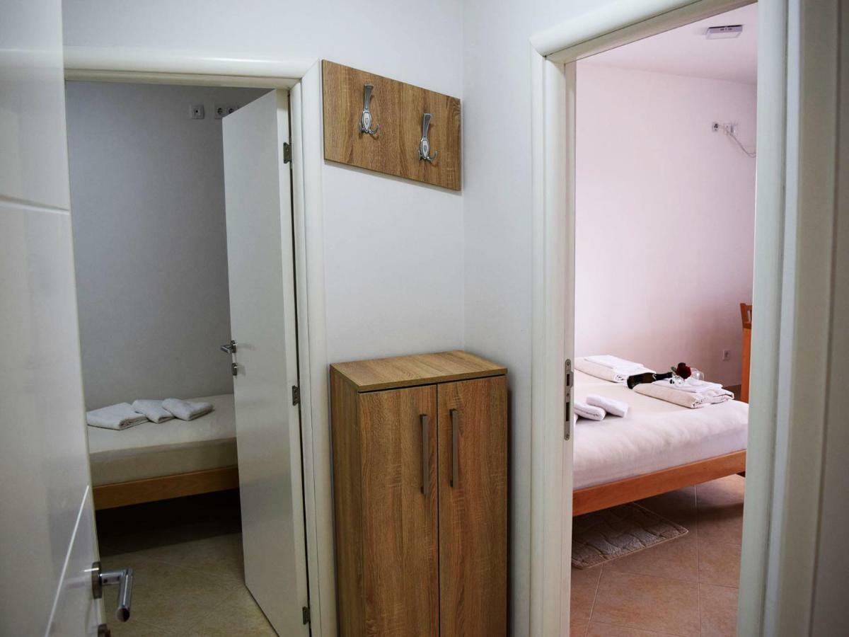 Iva Apartmani Tribalj エクステリア 写真