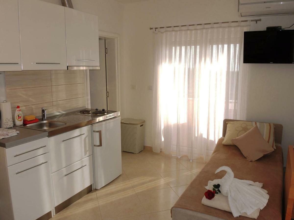 Iva Apartmani Tribalj エクステリア 写真
